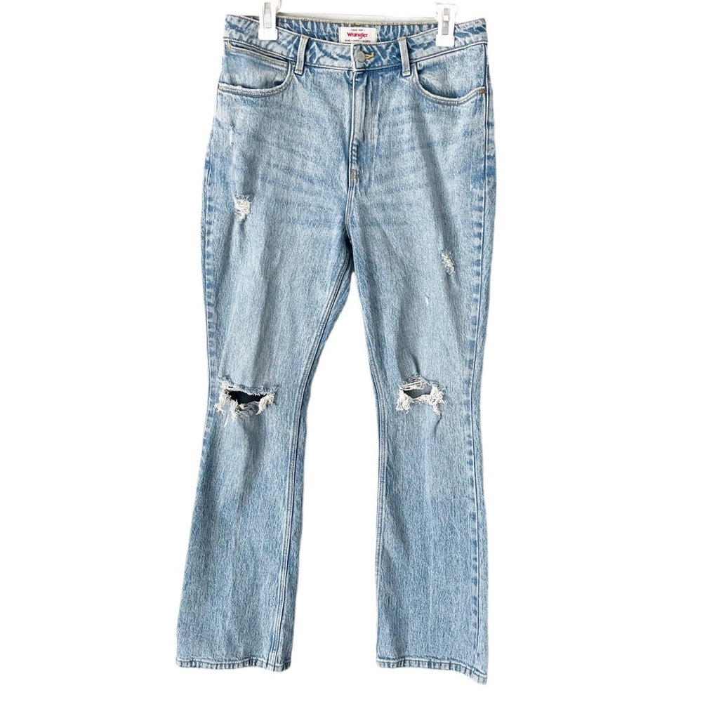 Wrangler Jeans Women's 10x32‎ HIgh Rise Bold Boot Light Wash Distressed